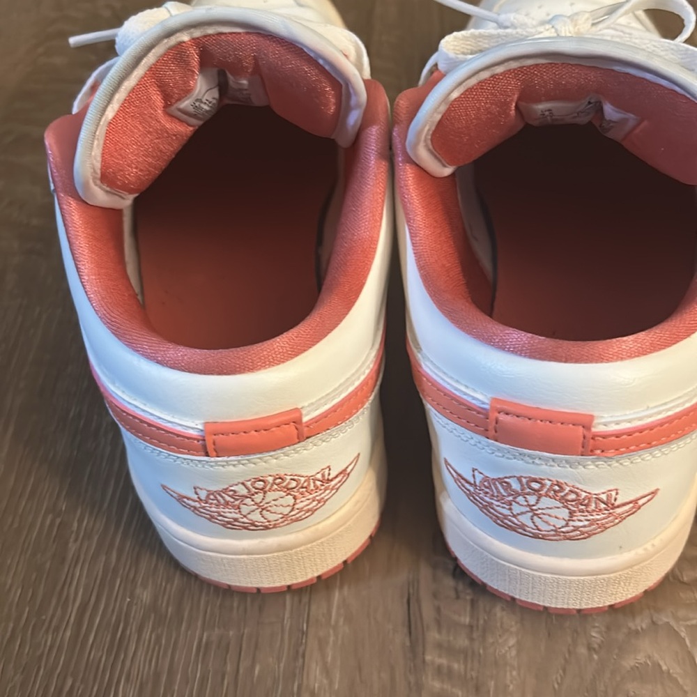 Women Nike  Jordan Shoes Size 9.5 Almost New Color White And Pink. - Picture 8 of 13